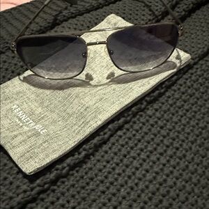 Kenneth Cole Black Aviator Sunglasses with Gray Case